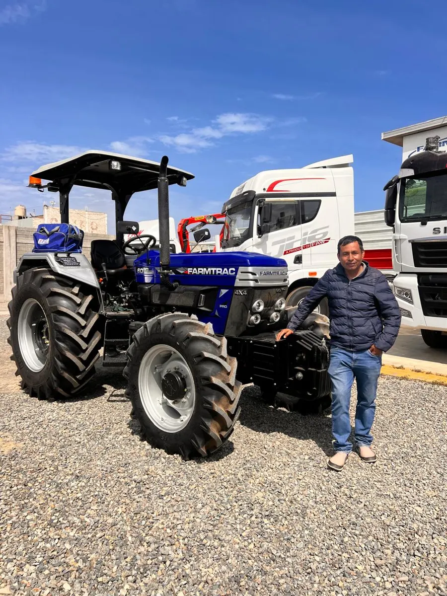 Tractor Farmtrac 4x4 de AgroFlorence listo para traslado